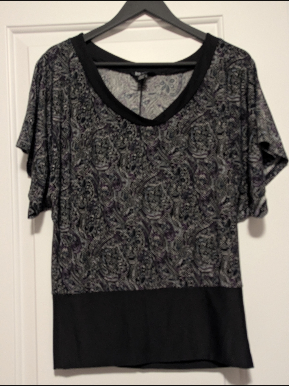 2/$20 BB ORIGINAL Women’s Paisley Blouse – Size Medium